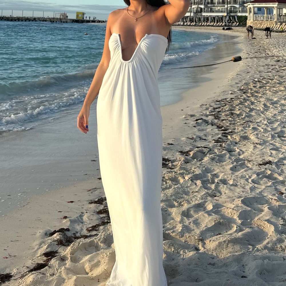 Beginning Boutique White Strapless Maxi Dress